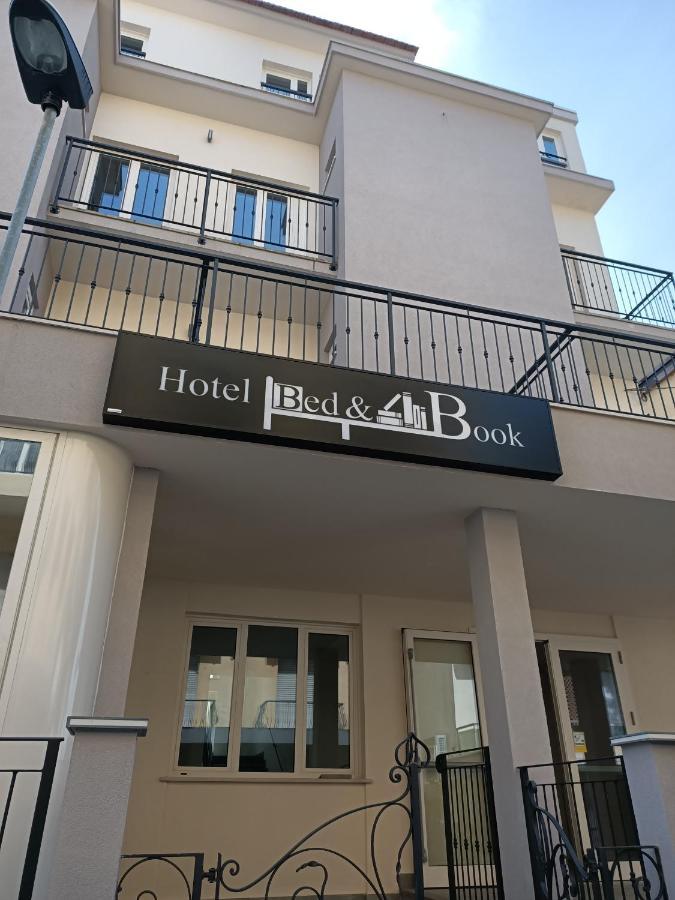 Hotel Bed & Book Rímini Exterior foto